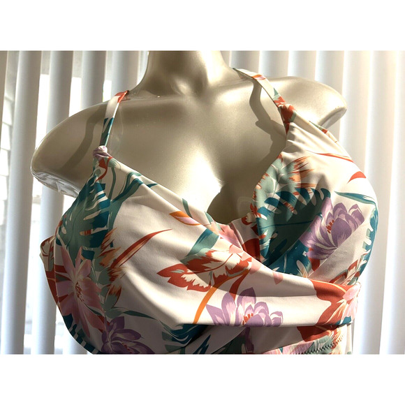 NWT Raisins Curve White And Lavender Purple Tankini Bathing Suit Top Size 2X - Picture 3 of 10